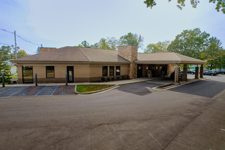 More Photos Of 2720 S Washington Ave, Lansing Medical For Lease