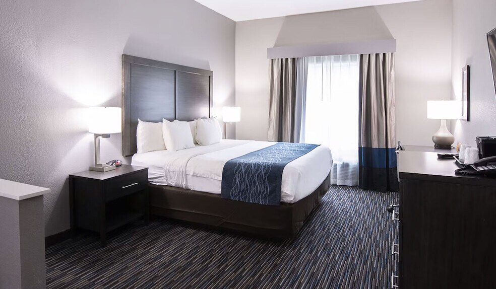 More Photos Of 6039 W Interstate 10, San Antonio Hotel For Sale