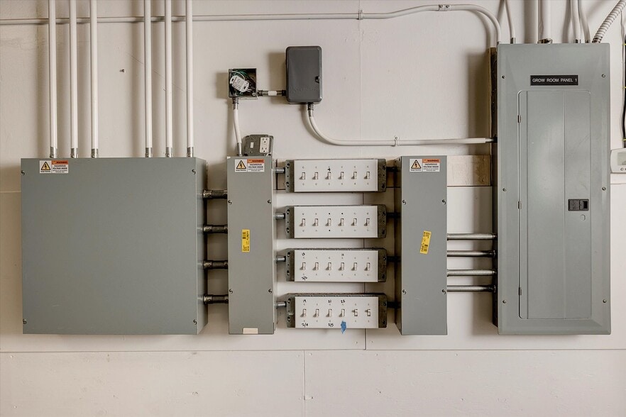 More Photos Of 10722 Lake City Way NE, Seattle Storefront Retail Office For Sale