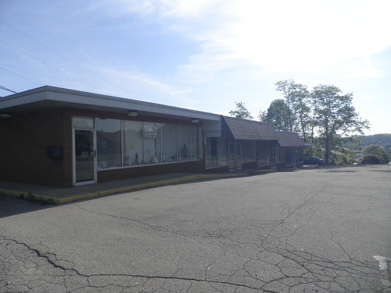 More Photos Of 3 W Hempfield Dr, Irwin Medical For Lease