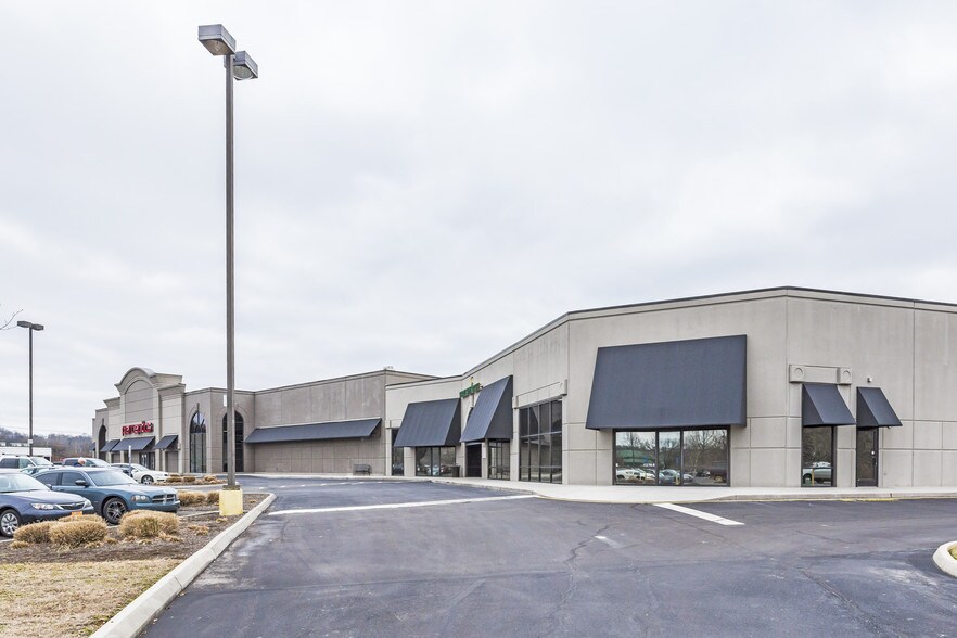 More Photos Of 11130-11132 Kingston Pike, Farragut Office For Sale