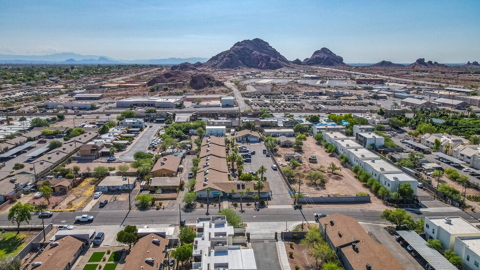 More Photos Of 2011 N 51st St, Phoenix Apartments For Sale