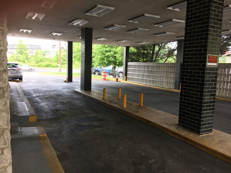 56125620 Saint Barnabas Rd, Oxon Hill, MD 20745 Office For Lease