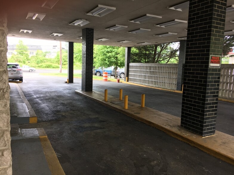 More Photos Of 5612 Saint Barnabas Rd, Oxon Hill Office For Sale