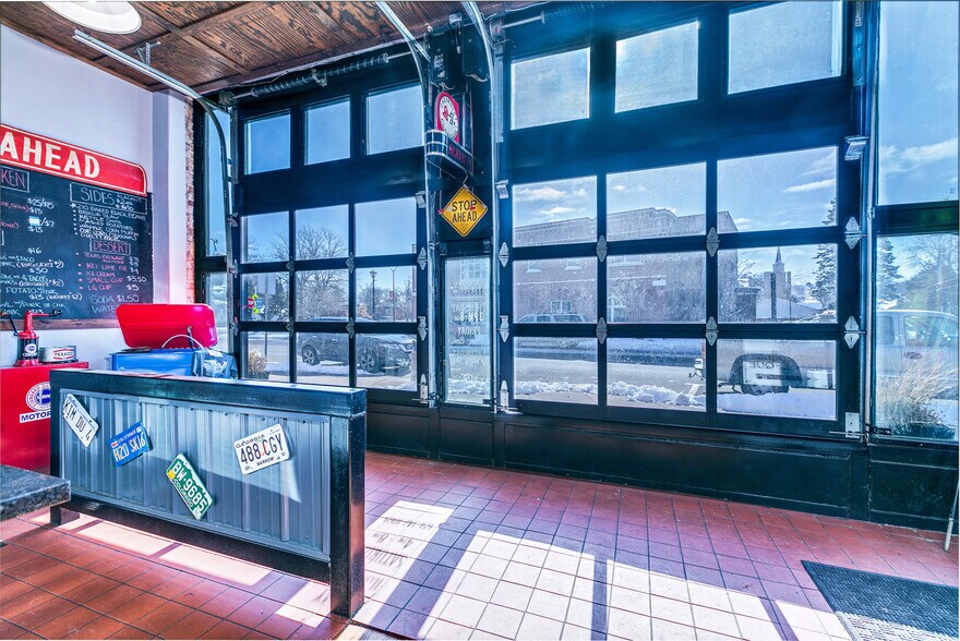 More Photos Of 328 5th Ave N, Bayport Restaurant For Sale