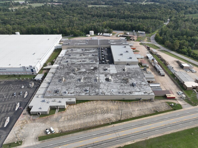 Primary Photo Of 1 Poulan Dr, Nashville Warehouse For Sale