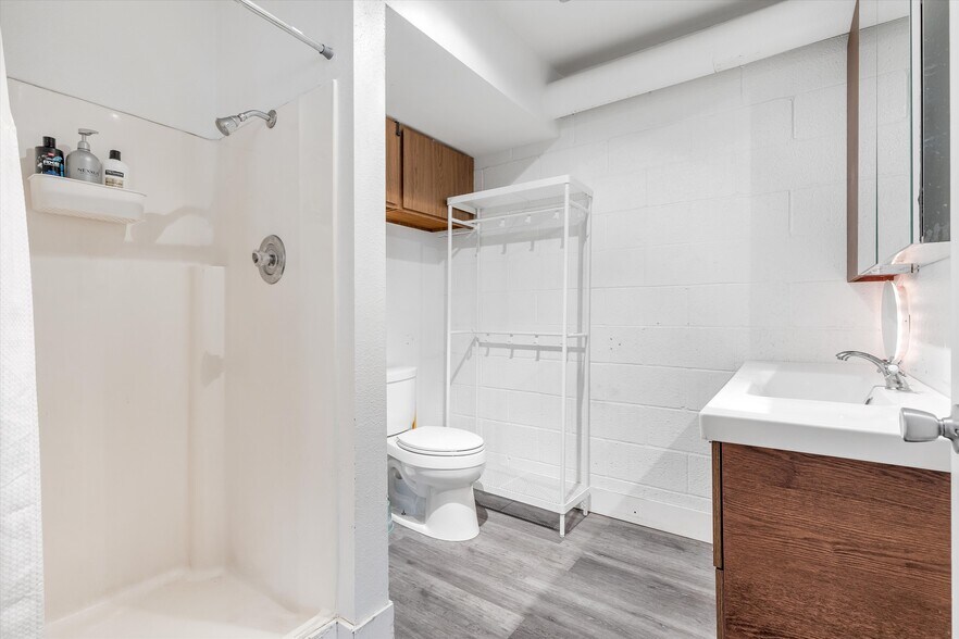 More Photos Of 674 Wells Rd, Boulder City Warehouse For Sale