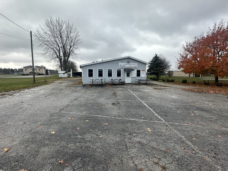 Primary Photo Of 811 W Findlay St, Carey Restaurant For Sale