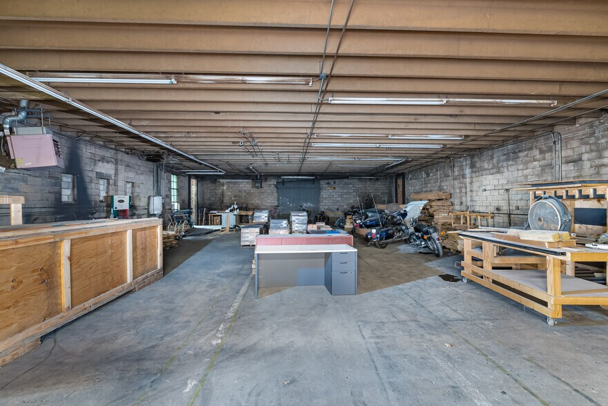 More Photos Of 2515 Allen Rd S, Charlotte Warehouse For Sale