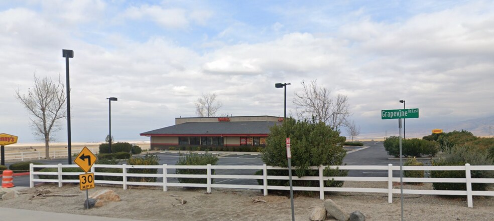 Primary Photo Of 9046 Grapevine Rd E, Lebec Restaurant For Lease