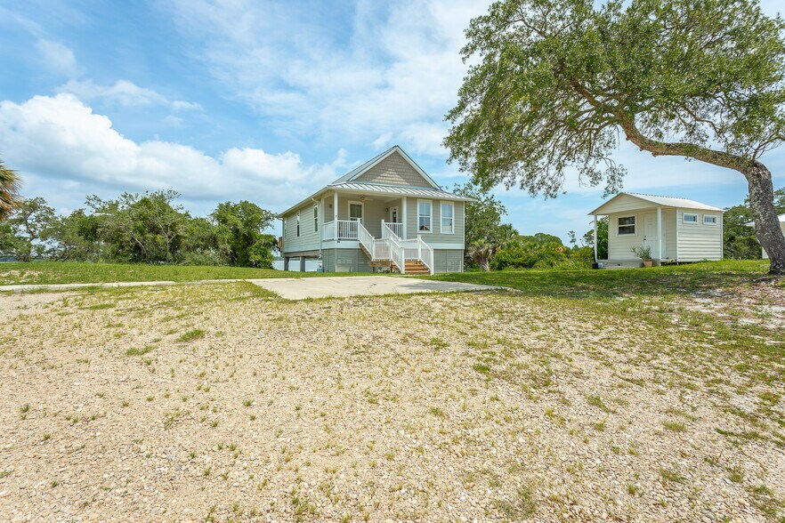 More Photos Of 127 Harbor Cir, Panacea Office Residential For Sale