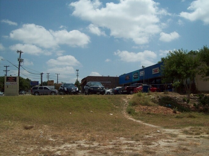 More Photos Of 6206 Montgomery, San Antonio Storefront Retail Office For Sale