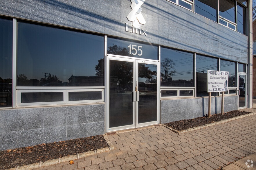 More Photos Of 155 E Main St, Smithtown Medical For Lease