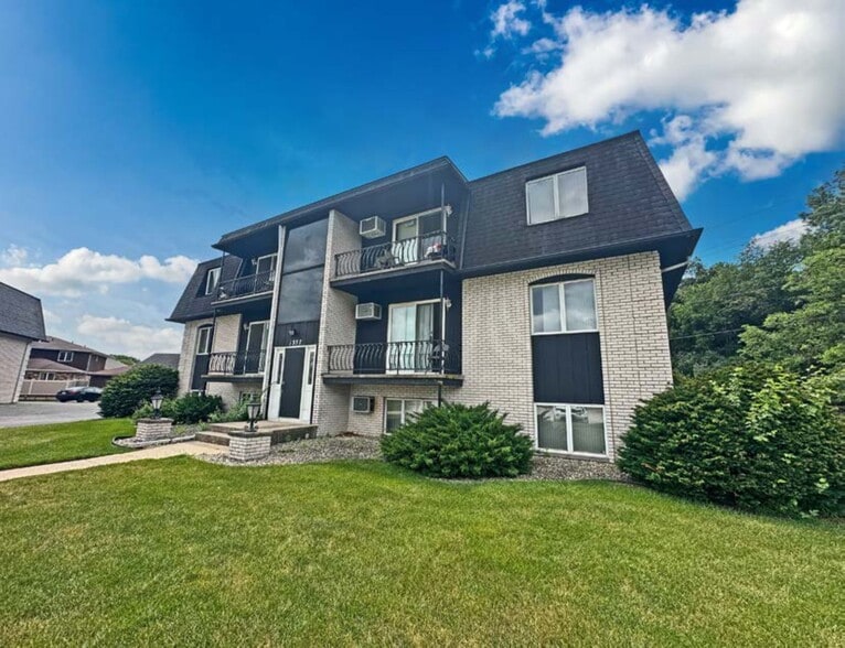 More Photos Of 1337 Willow Ct, Schererville Apartments For Sale