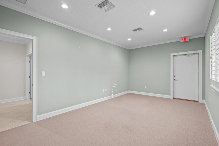 More Photos Of 49 Shores Blvd, Saint Augustine Office For Sale