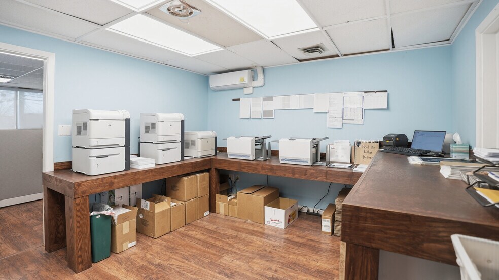 More Photos Of 18 Unqua Rd, Massapequa Loft Creative Space For Sale