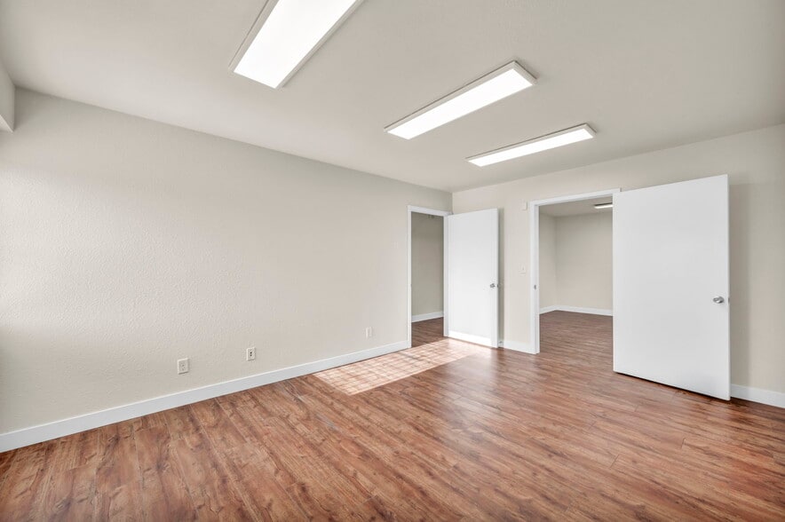 More Photos Of 4040 Arcata Way, North Las Vegas Light Manufacturing For Lease