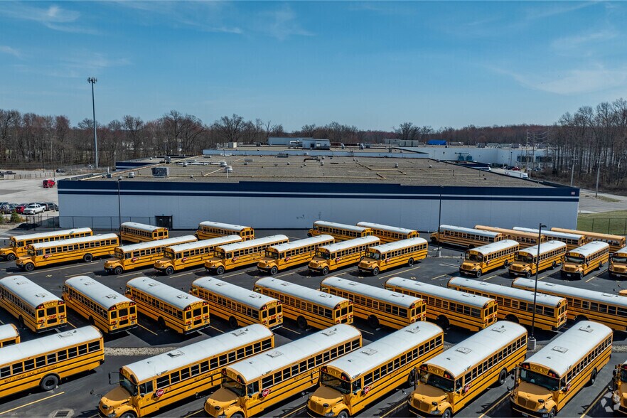 More Photos Of 4000-4024 Precision Dr, Cincinnati Manufacturing For Sale