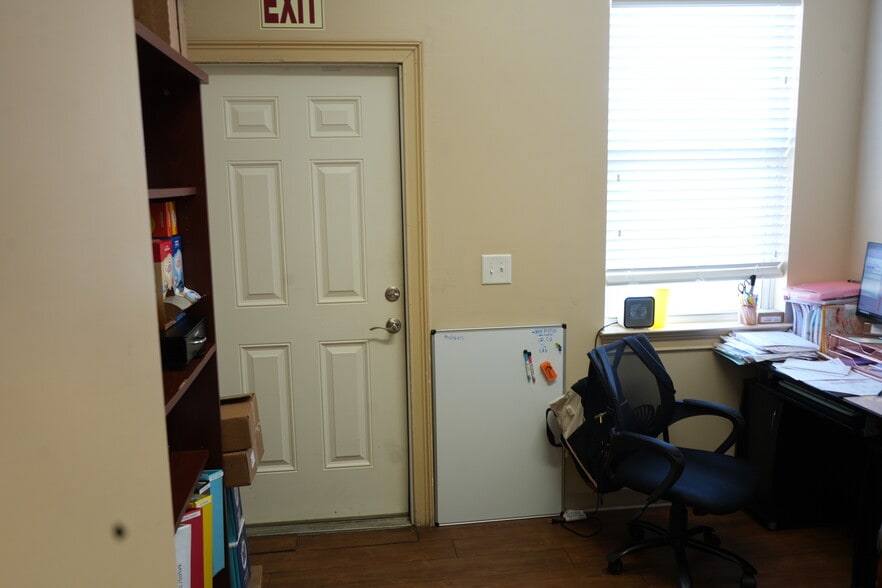 More Photos Of 51 Lindsey Ln, Saint Marys Medical For Lease