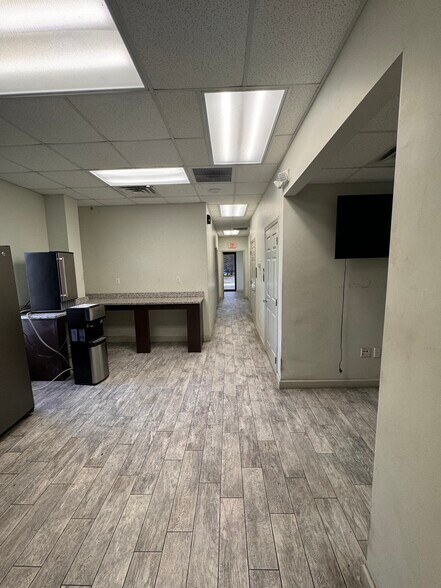 More Photos Of 5909 E Anno Ave, Orlando Auto Repair For Lease