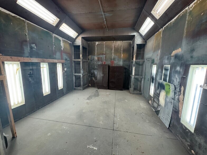 More Photos Of 11212 W State Road 42, Stilesville Warehouse For Lease