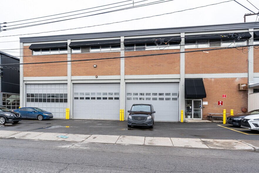 More Photos Of 5745 Rue Paré, Mt Royal Manufacturing For Lease