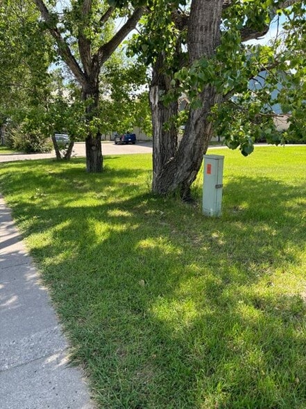 More Photos Of 313 1 St E, Cochrane Land For Sale