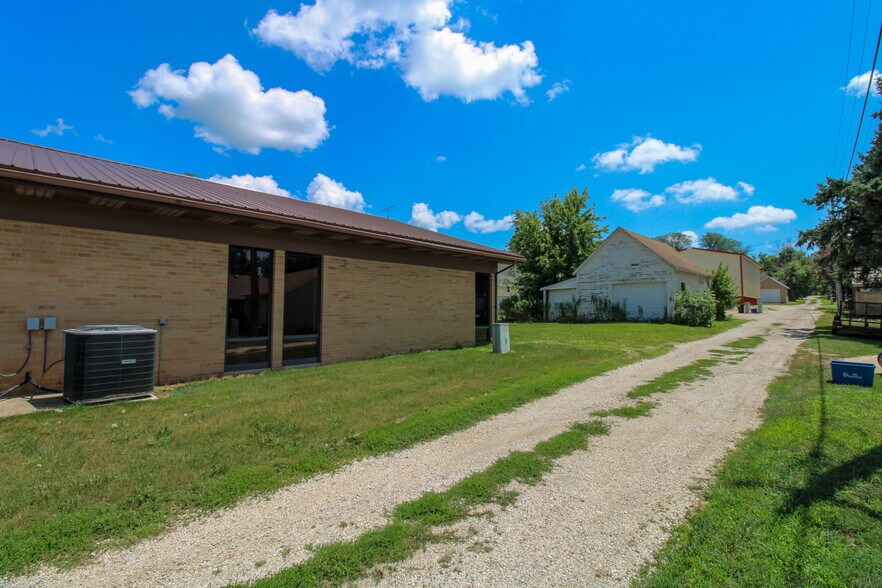 More Photos Of 100 E 3rd St, Galva Office For Sale