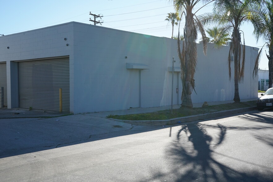 More Photos Of 10859 Burbank Blvd, North Hollywood Flex For Sale