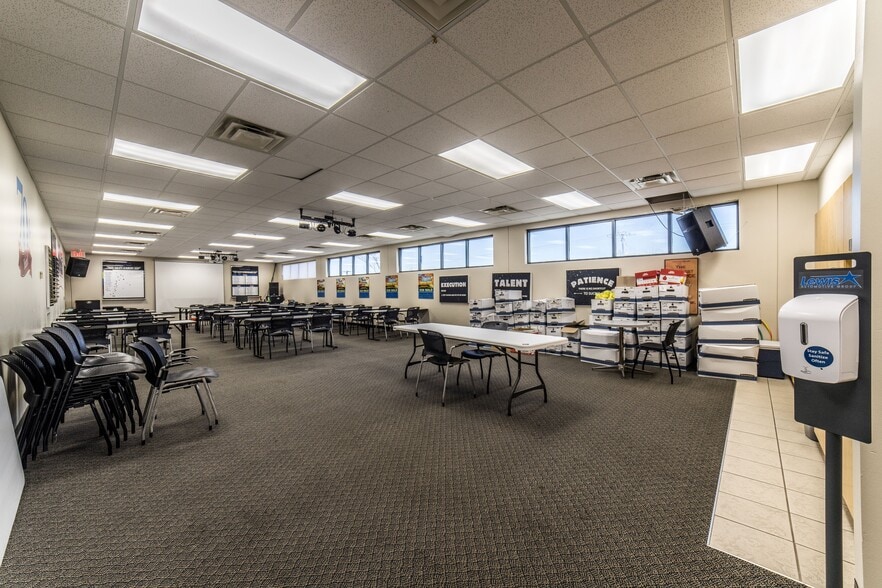 More Photos Of 692 E Longview St, Fayetteville General Retail For Lease