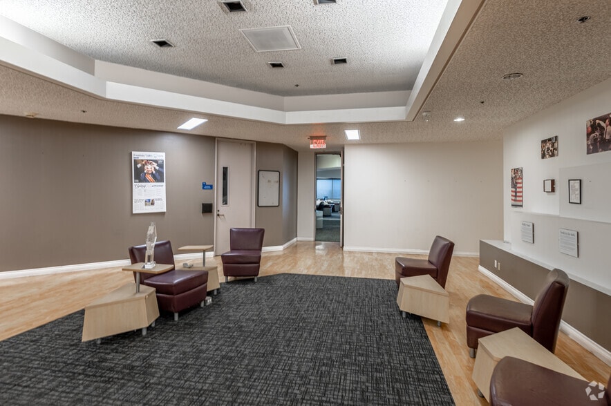 More Photos Of 625 N Grand Ave, Santa Ana Office For Sale