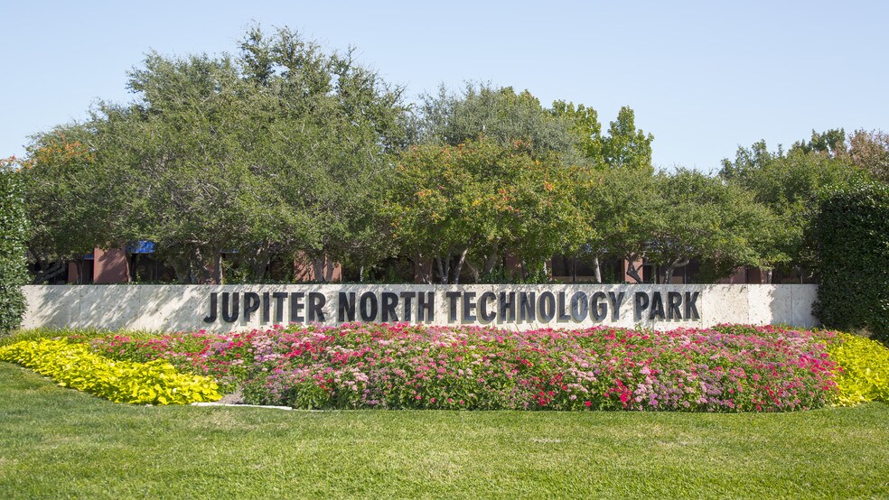 More Photos Of 1100 Jupiter Rd, Plano Showroom For Lease