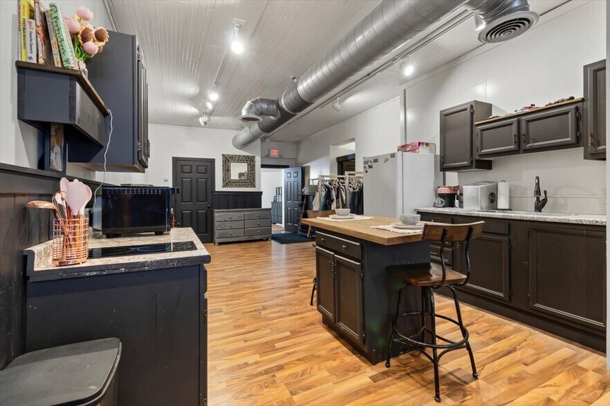 More Photos Of 116 W Jessie St, Rushford Storefront Retail Residential For Sale