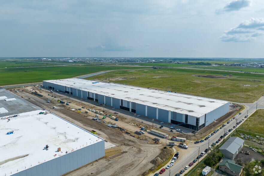 More Photos Of 68 68 St SE, Calgary Unknown For Lease