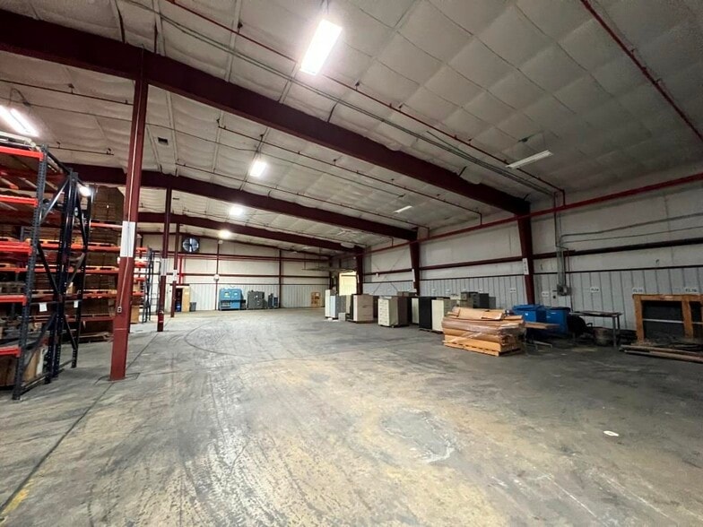 More Photos Of 2921 E 290 Rd, Grove Manufacturing For Lease
