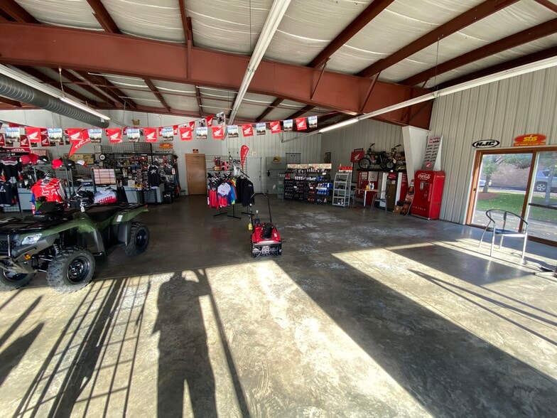 More Photos Of 390 New Karner Rd, Albany Freestanding For Sale