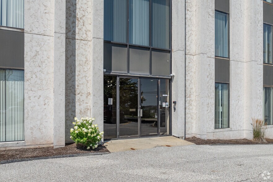 More Photos Of 5000 Rockside Rd, Independence Office For Sale