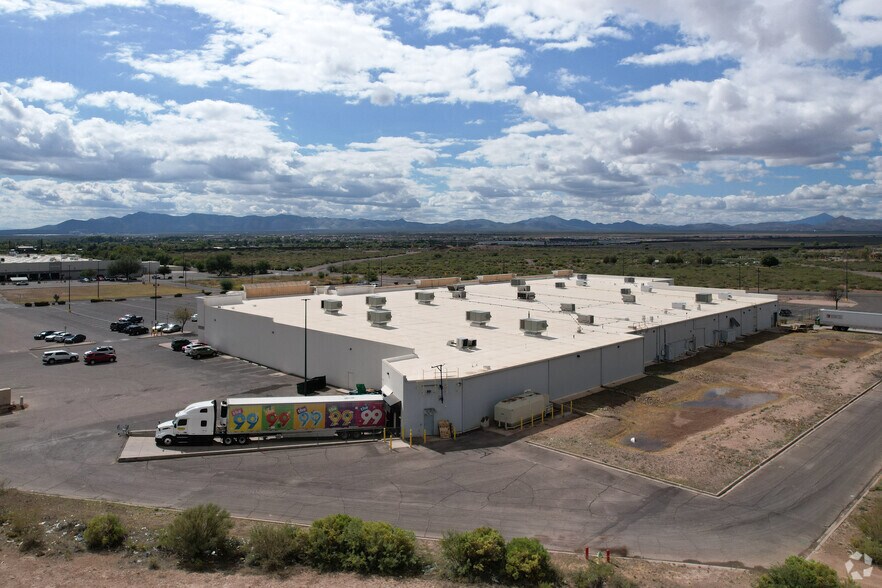 More Photos Of 204 W 5th St, Douglas Unknown For Lease