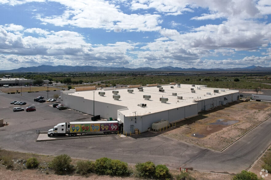 More Photos Of 204 W 5th St, Douglas Unknown For Lease