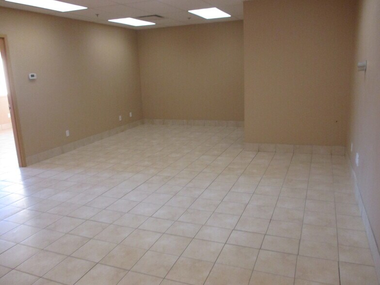 More Photos Of 8800 Venture Ave SE, Calgary Warehouse For Lease