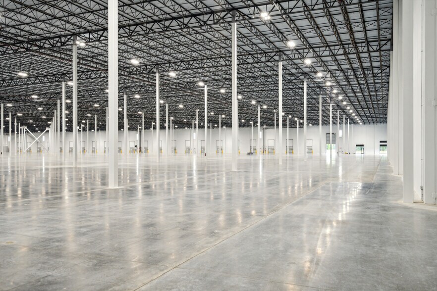 More Photos Of 420 Strathmore Rd, Summerville Unknown For Lease