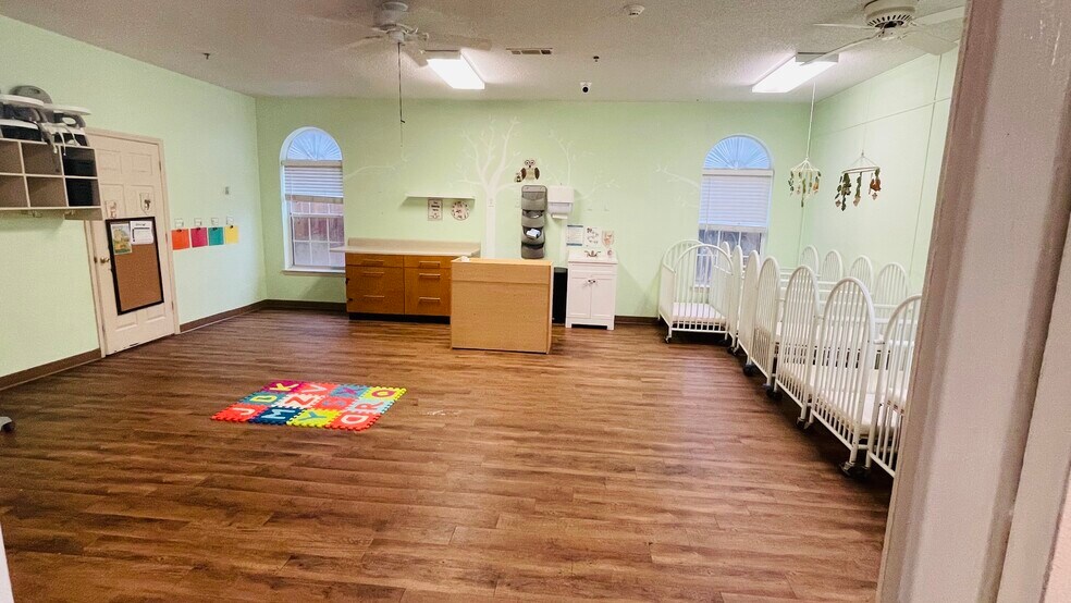 More Photos Of 45 South Shore Dr, Miramar Beach Storefront Retail Office For Lease