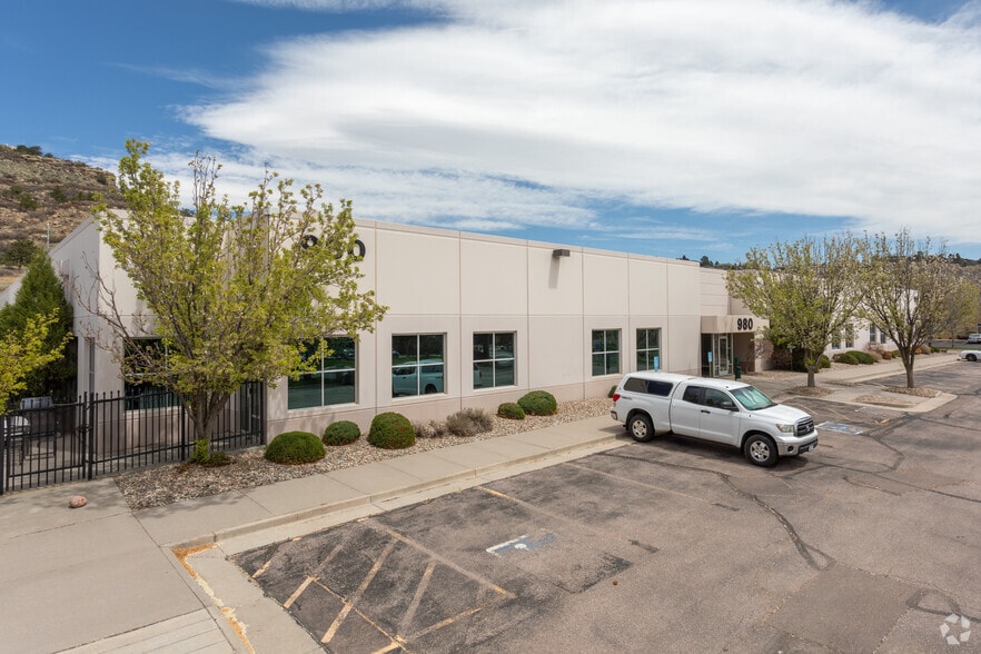 More Photos Of 980 Elkton Dr, Colorado Springs Flex For Sale