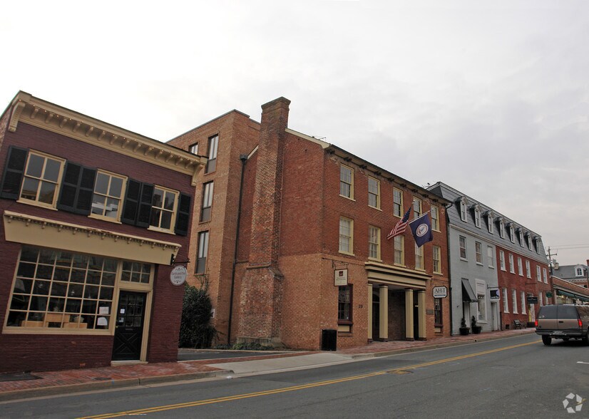 More Photos Of 20 S King St, Leesburg Office For Lease