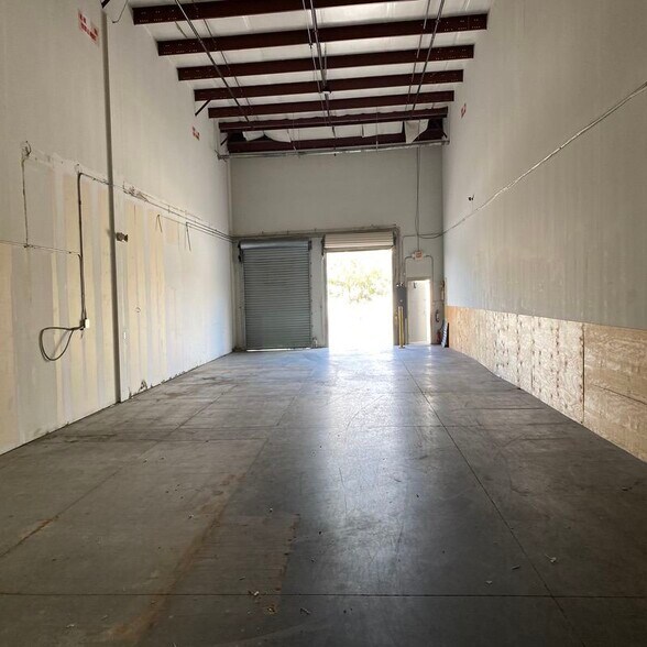 More Photos Of 4333 Silver Star Rd, Orlando Warehouse For Lease