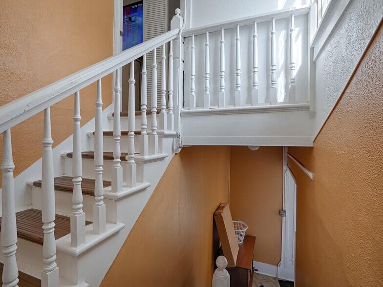 More Photos Of 422 E Citrus Ave, Eustis Multifamily For Sale
