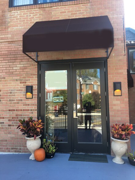 More Photos Of 4418 MacArthur Blvd NW, Washington Storefront Retail Office For Lease