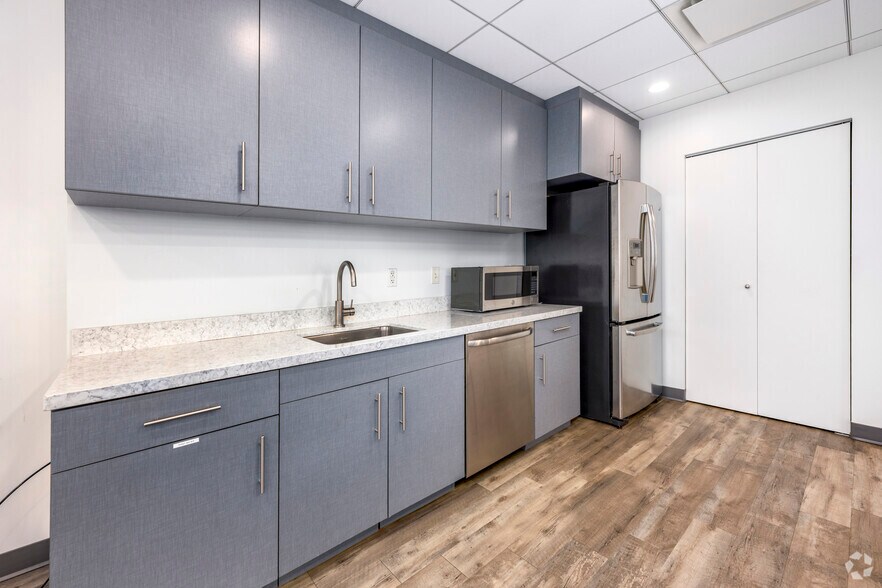 More Photos Of 1101 14th St NW, Washington Office For Lease