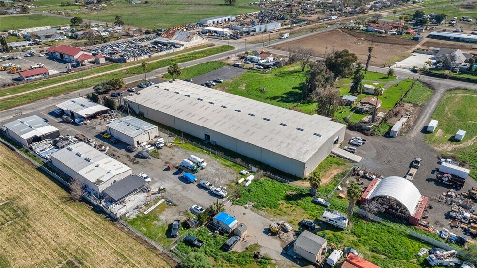 More Photos Of 1343 S Main St, Porterville Warehouse For Sale