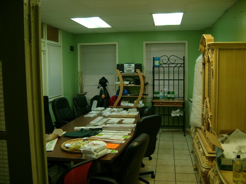 8301 Lyndon St, Detroit, MI 48238 Warehouse For Sale